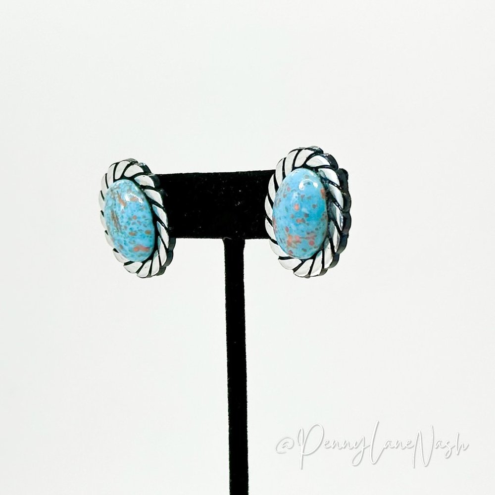 Vintage Turqoise Bead Plate with Silver Rope Rim Earrings - Picture 9 of 9